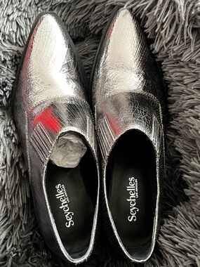 Seychelles Seattle Metallic Silver Booties size 6.5